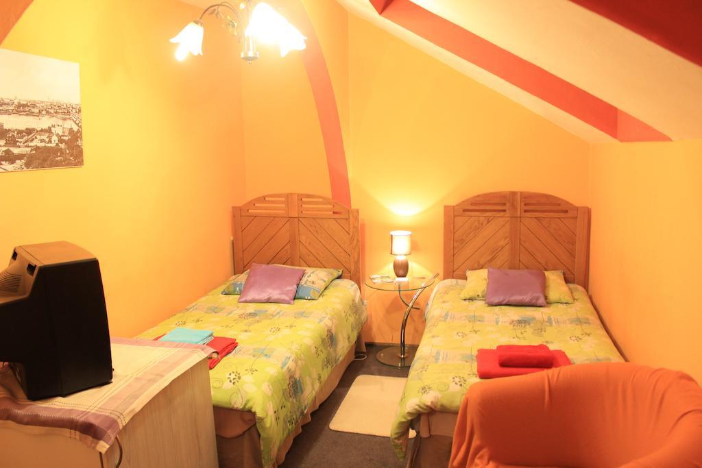 Pokoje Na Chmielnej 2 Hostel Warsaw Room photo